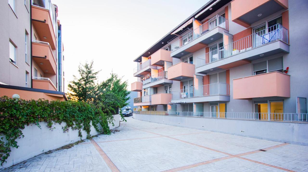 Apartment Luka Split Eksteriør billede